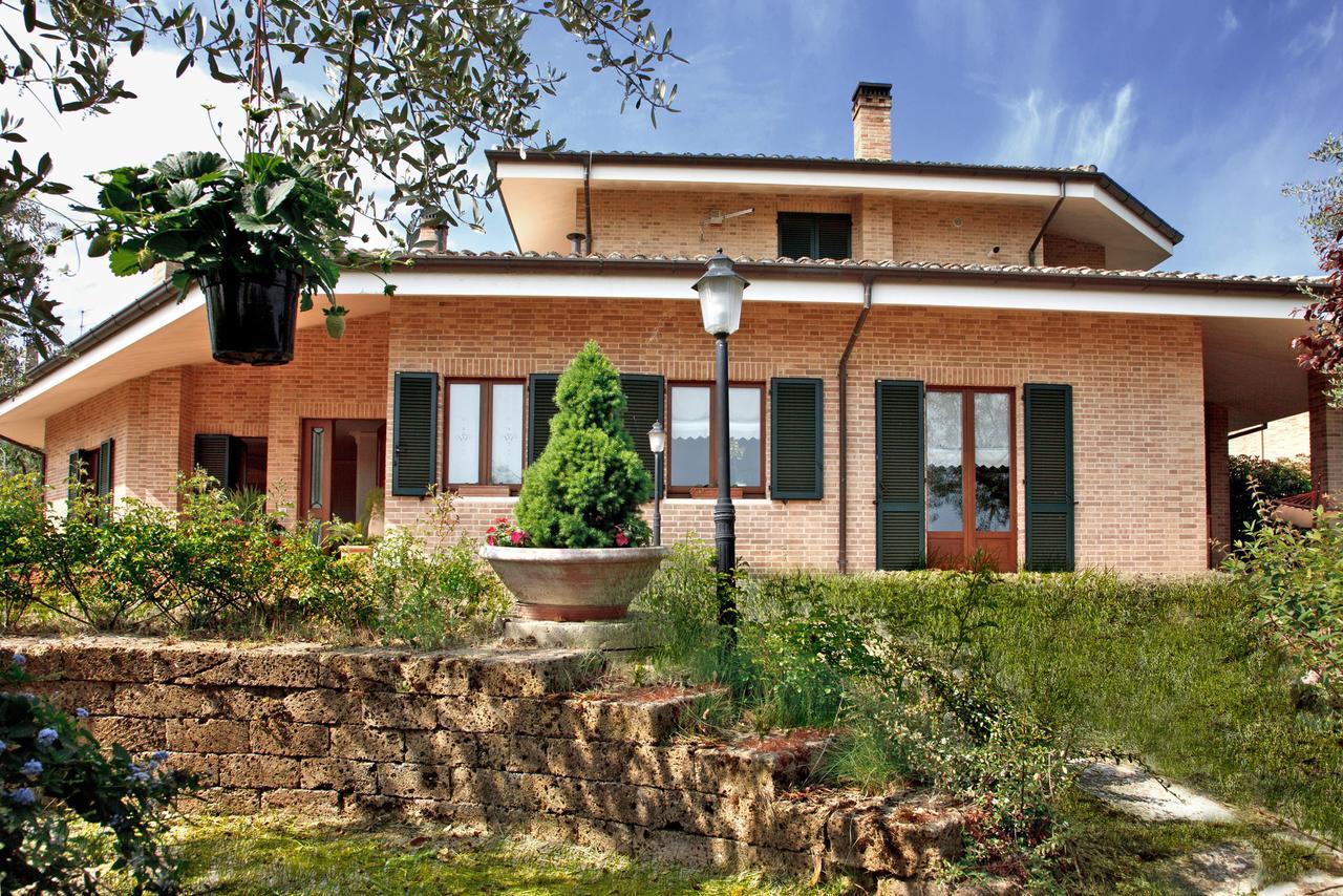 Ai Quattro Ulivi B&B Monte Urano Экстерьер фото